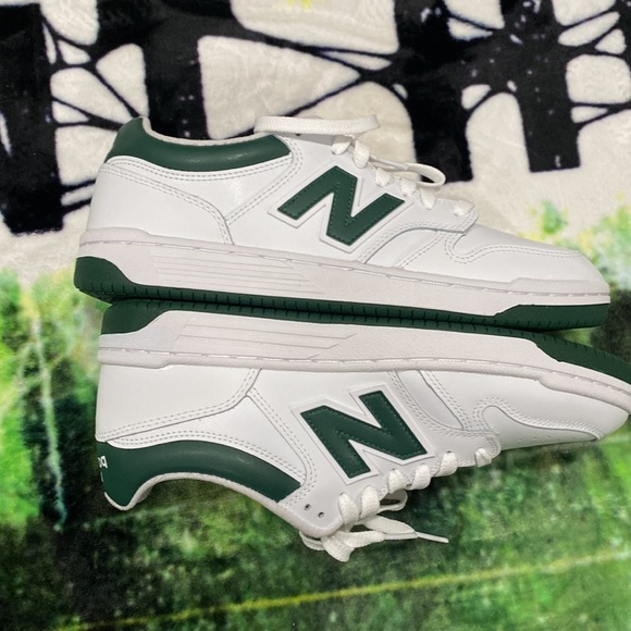 New balance white and green size 10 worn once box has a little damage to it. - Picture 10 of 14